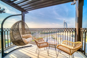 Coastal Luxury: 2BR Retreat with Sea Views